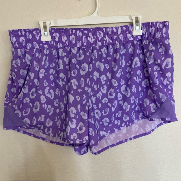 All In Motion Midrise Run Purple Cheetah Print Shorts Size L - Picture 2 of 8